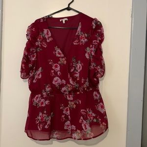 Maurice’s size 0x blouse wore one time. Smoke & pet free home.